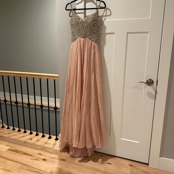 Mac duggal gown - Picture 3 of 7